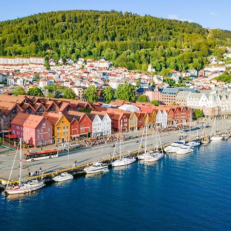 Apartamento Live In Historic Building - View To Bryggen Bergen Exterior foto