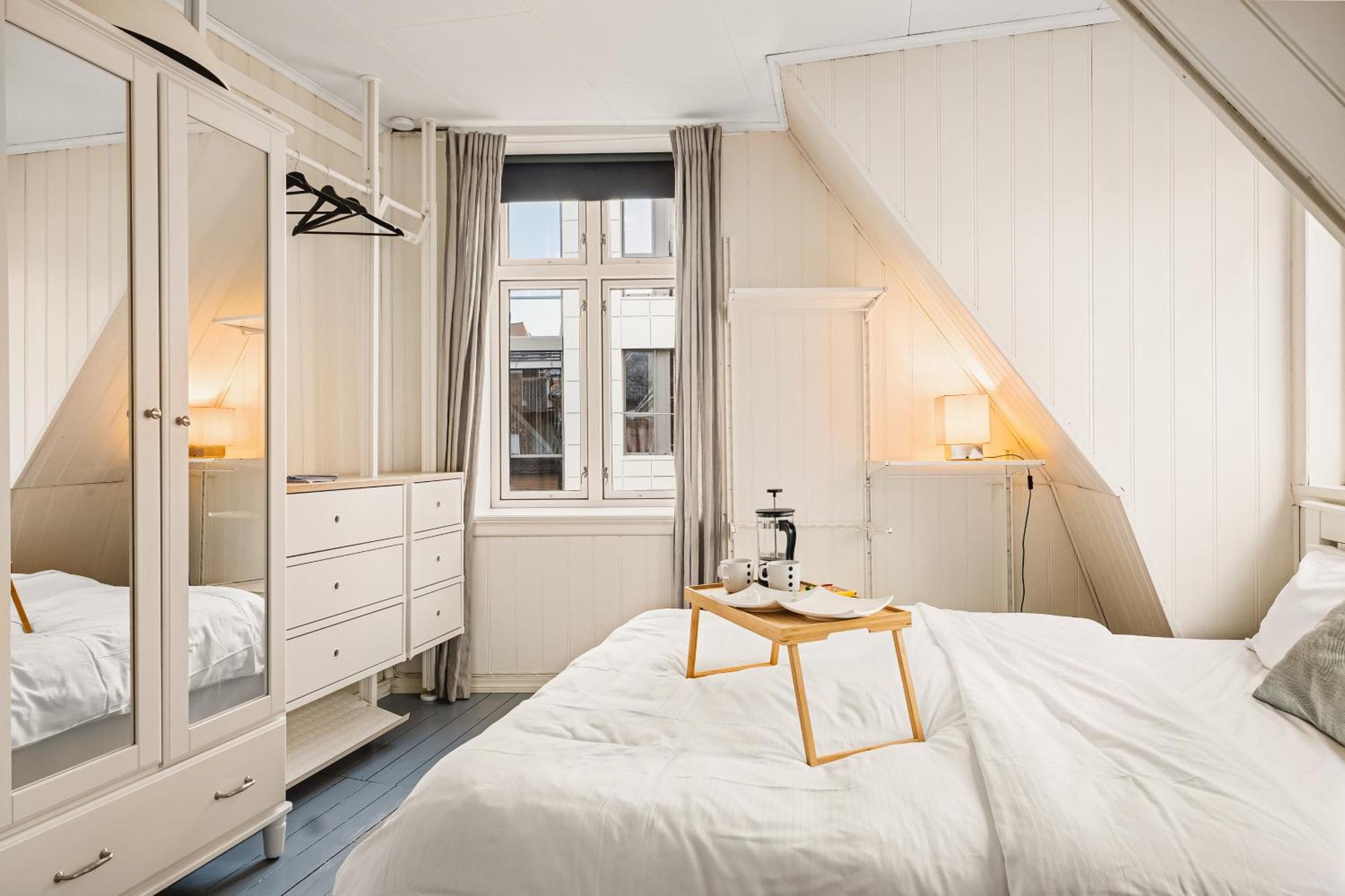 Apartamento Live In Historic Building - View To Bryggen Bergen Exterior foto