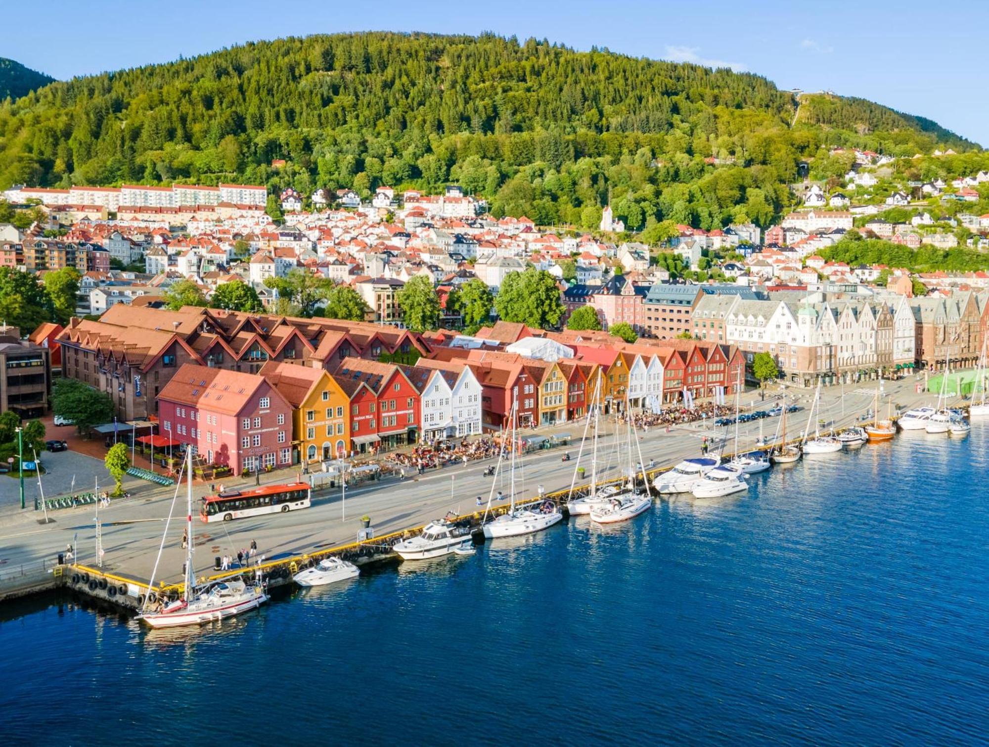 Apartamento Live In Historic Building - View To Bryggen Bergen Exterior foto
